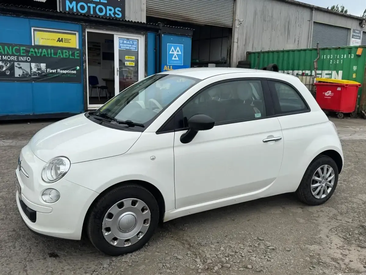 Used Fiat 500 Pop 69 HP (50 kW) 2015 White Hatchback
