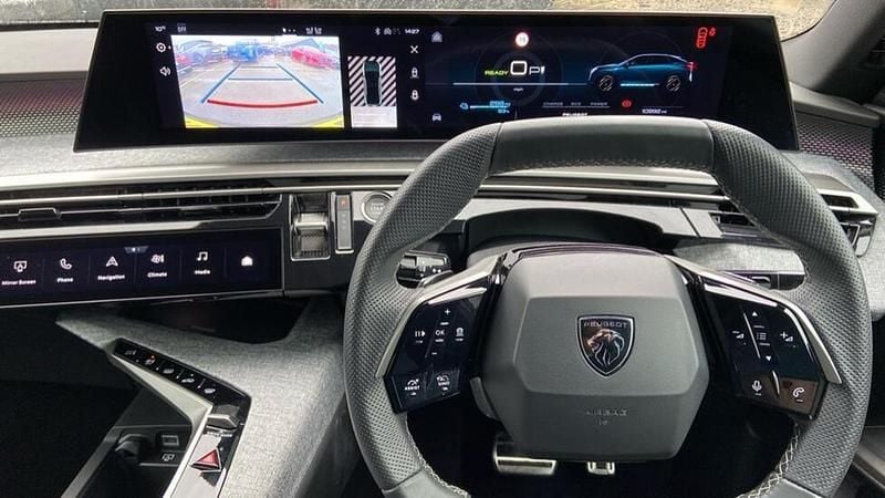 Used Peugeot e-3008 GT 152 kW (207 HP) 2025 Grey SUV