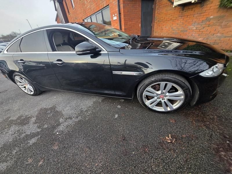 Used Jaguar XJ Premium Luxury 275 HP (202 kW) 2012 Black Sedan