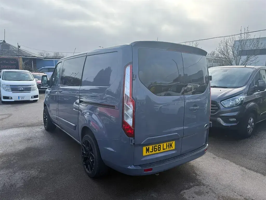 Used Ford Transit Custom 105 HP (77 kW) 2018 Grey Van