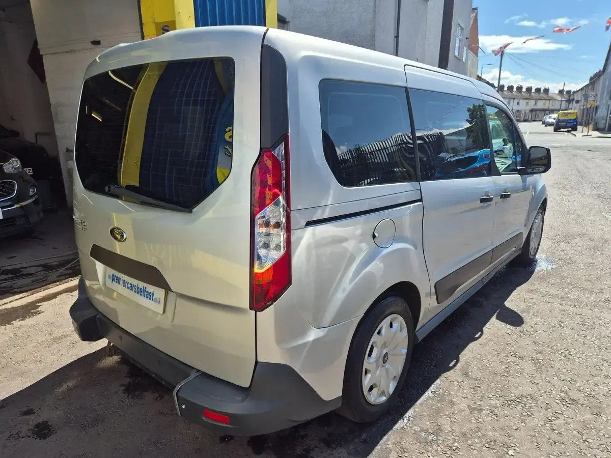 Used Ford Tourneo Connect Style 2015 Silver MPV