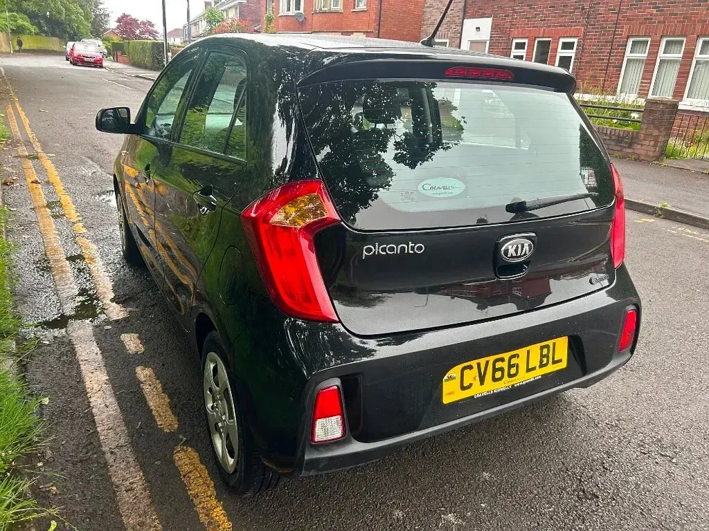 Used Kia Picanto Air 66 HP (48 kW) 2016 Black Hatchback