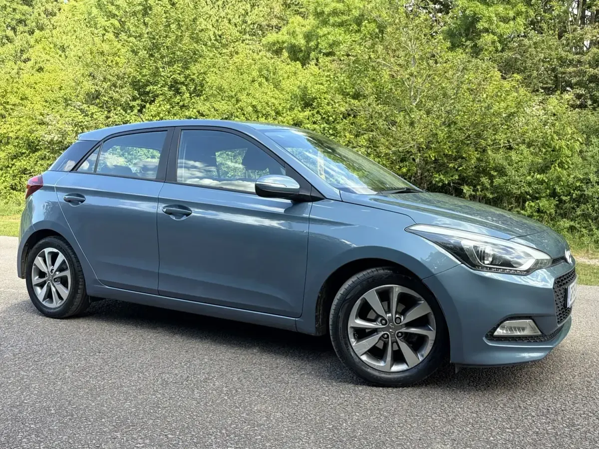 Używany Hyundai i20 SE 2015 Niebieski Hatchback