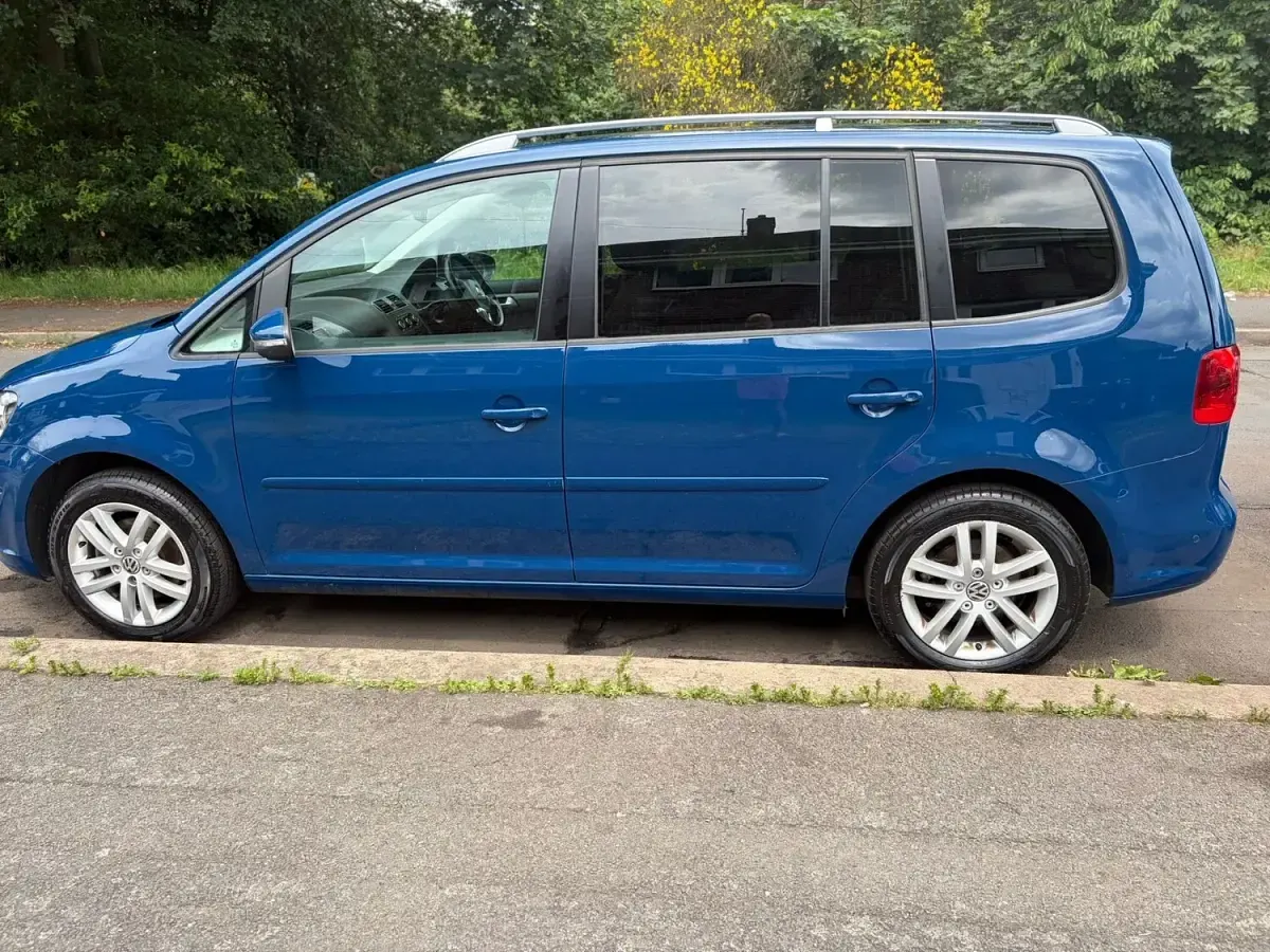 Used VW Touran SE 105 HP (77 kW) 2011 Blue MPV
