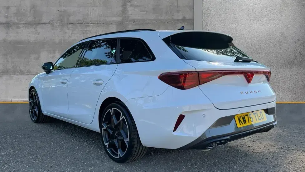 New Cupra Leon 150 HP (110 kW) 2026 Glacial white