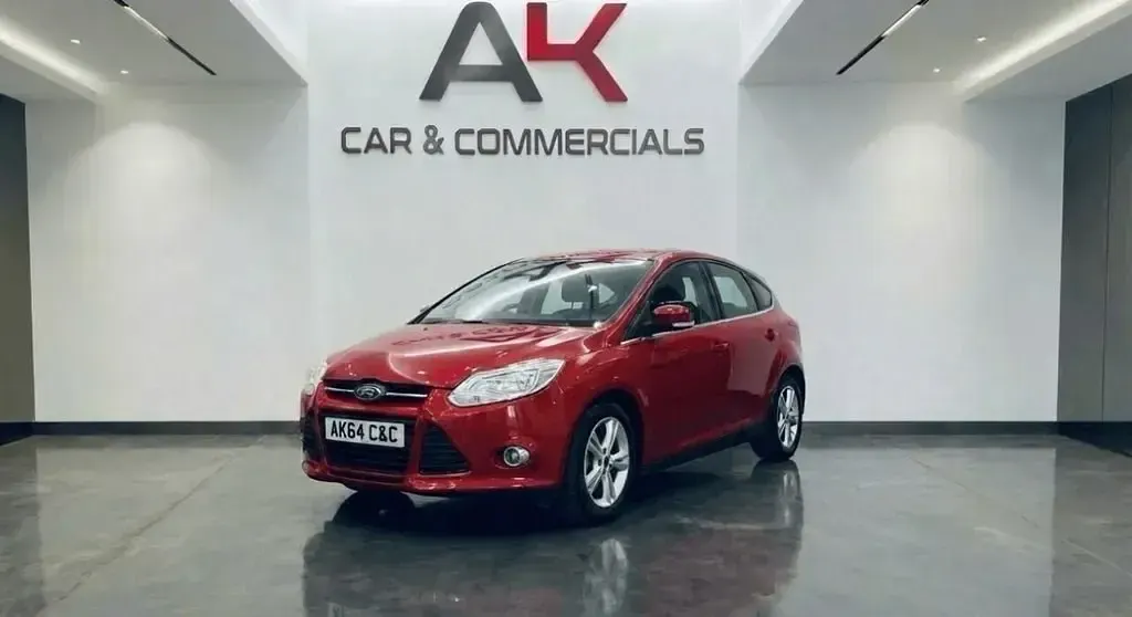 Usado Ford Focus Titanium X 115 HP (84 kW) 2011 Vermelho Citadino