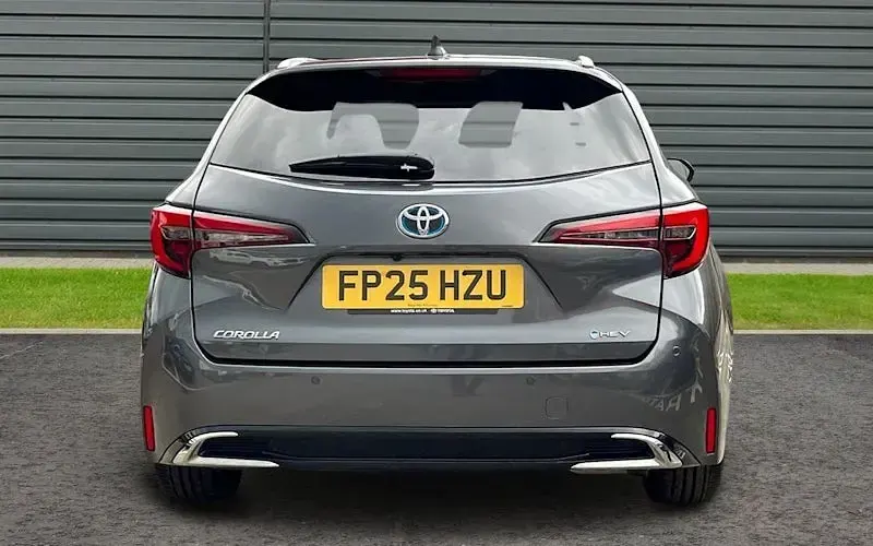Used Toyota Corolla Design 140 HP (102 kW) 2025 Grey Estate