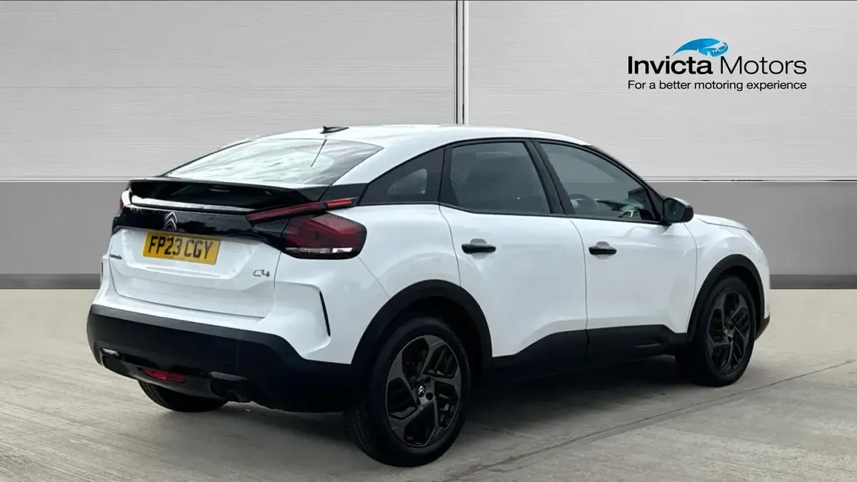 Used Citroën C4 PureTech 101 HP (74 kW) 2023 White SUV