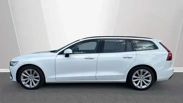 Second-hand Volvo V60 Momentum 161 CP (118 kW) 2022 Break