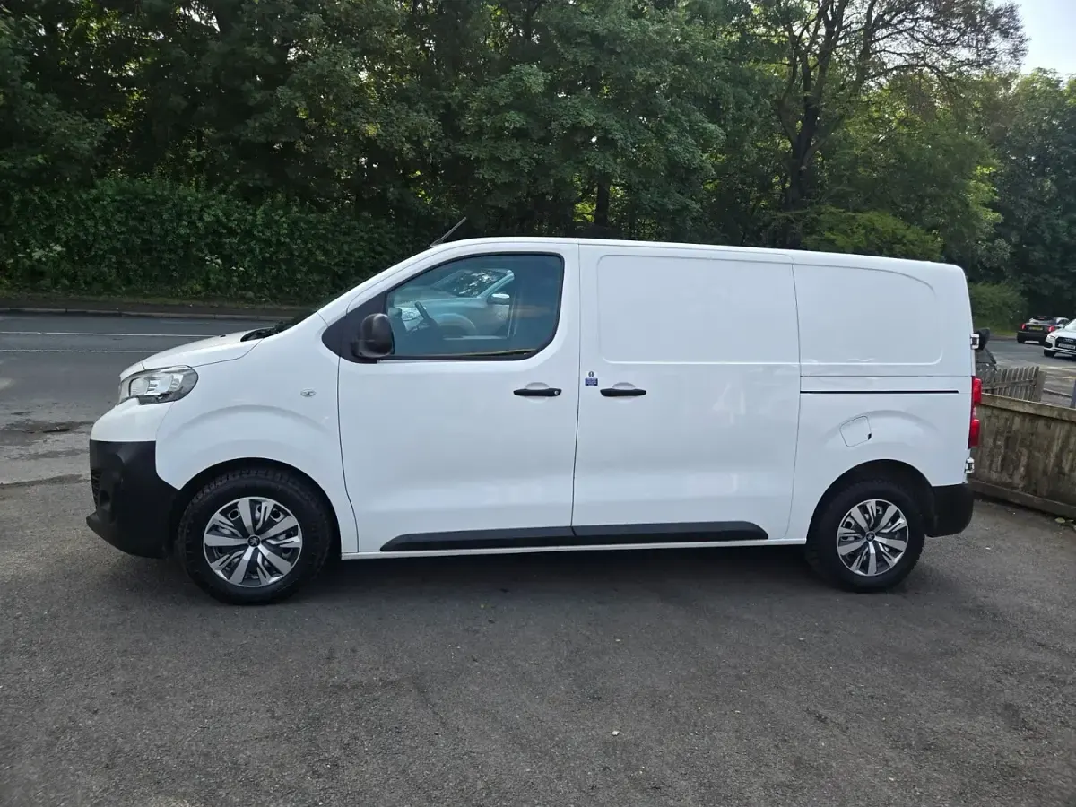 Used Peugeot Expert 2017 White Van
