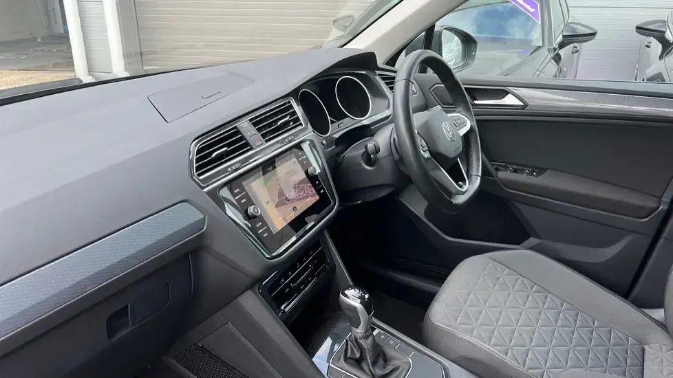 Used VW Tiguan Life 150 HP (110 kW) 2023 Dolphin grey metallic SUV