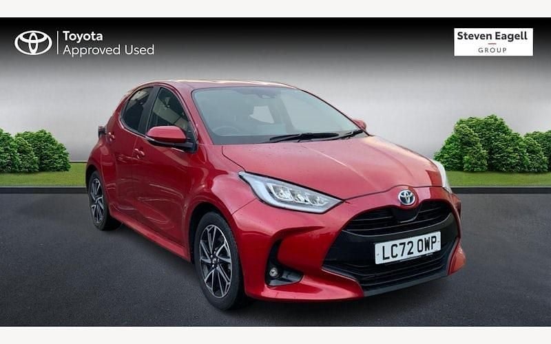 Used 2025 Toyota Yaris Hybrid Design Hatchback | £18,245 (Good price) - Image 1/3