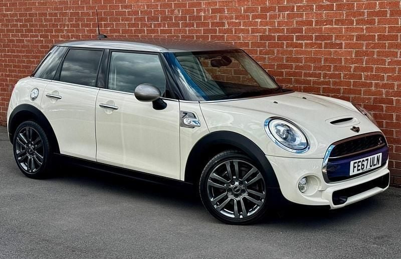 White Used 2017 Mini Cooper S Hatch Hatchback | £10,750 (Fair price) - Image 1/4