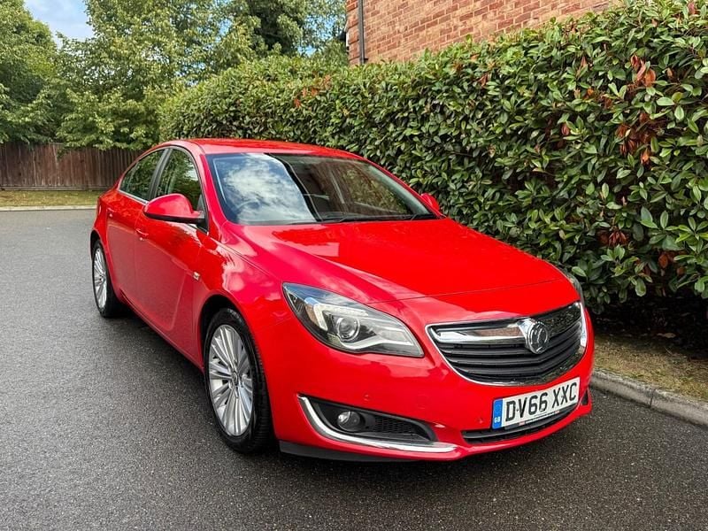Red Used 2016 Vauxhall Insignia Design Edition Hatchback | £2,990 (Good price) - Image 1/4