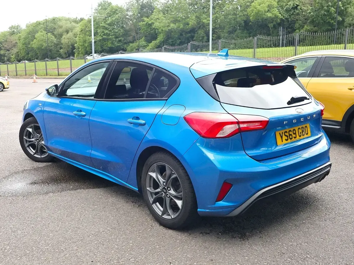 Used Ford Focus ST-Line 125 HP (91 kW) 2019 Blue Hatchback