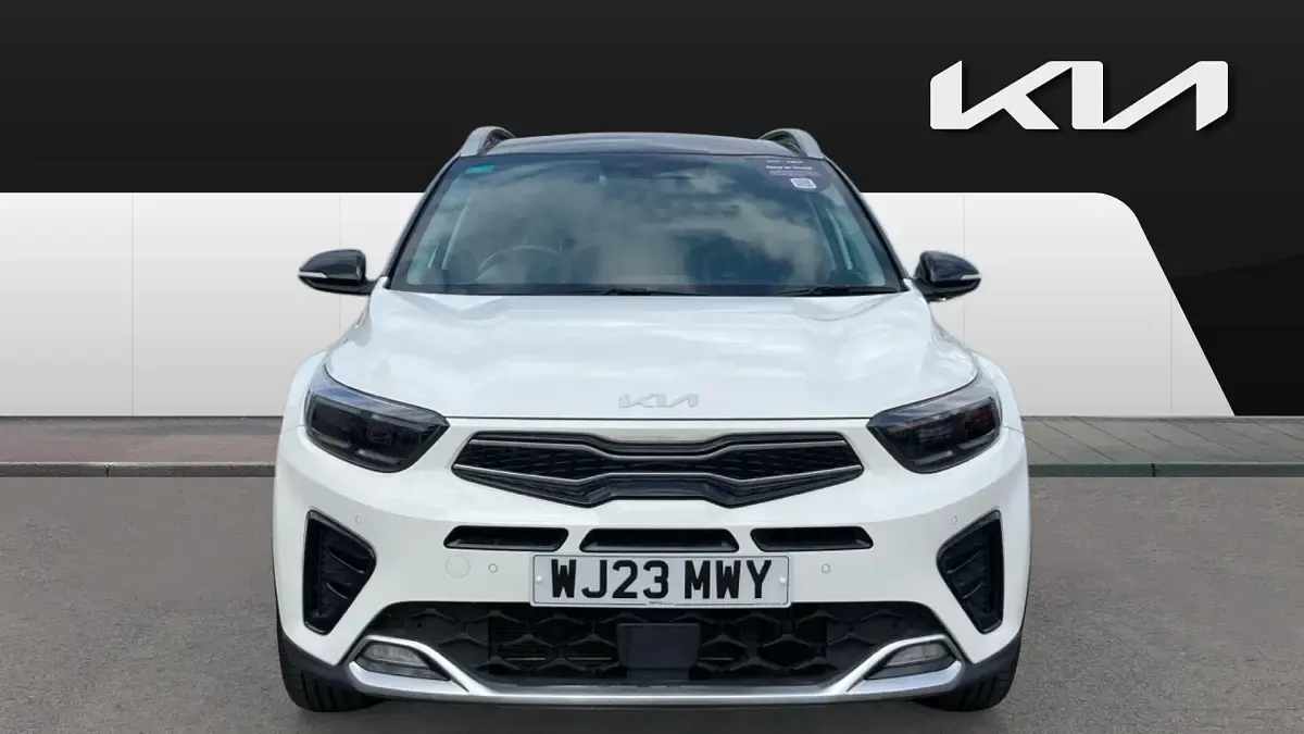 Used Kia Stonic GT-Line S 120 HP (88 kW) 2023 White SUV