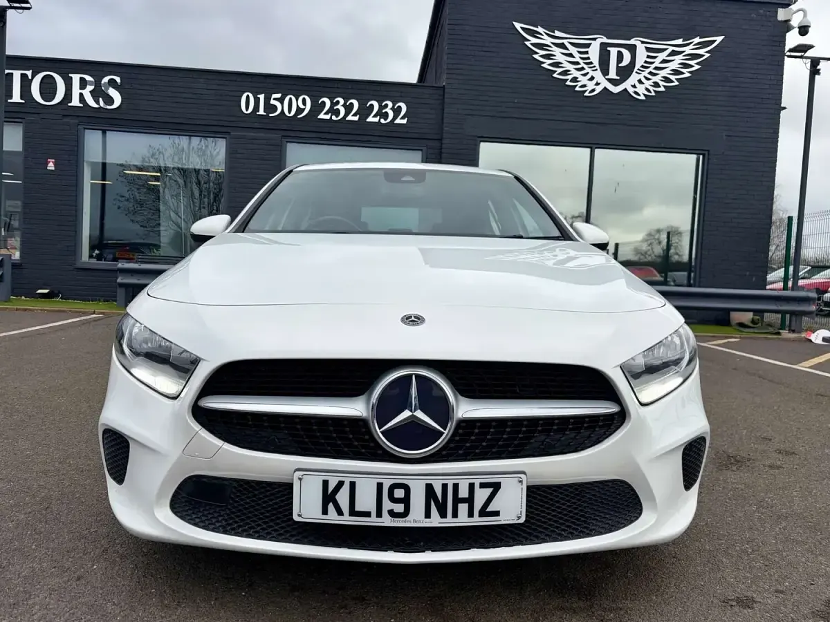 Begagnad Mercedes A180 SE 2019 Vit Halvkombi