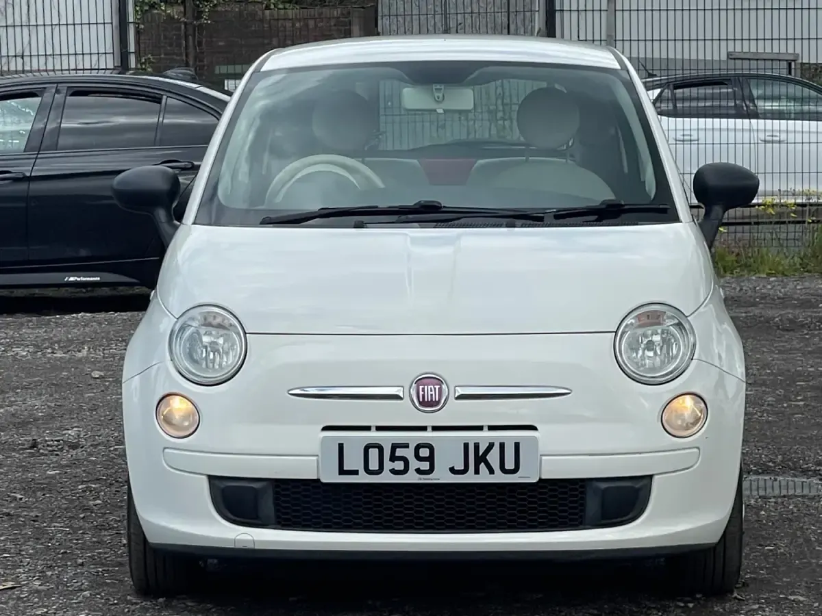 Gebraucht Fiat 500 Pop 69 PS (50 kW) 2010 Weiß Kleinwagen