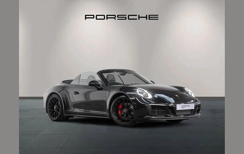 Begagnad Porsche 911 444 HK (326 kW) 2019 Svart Cab