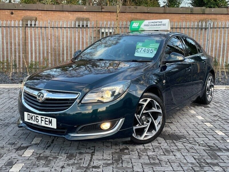 Emerald green Used 2016 Vauxhall Insignia SRi Hatchback | £7,195 (Fair price) - Image 1/4