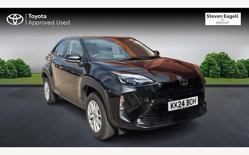 Used 2025 Toyota Yaris Hybrid Estate | £22,097 (Good price) - Image 1/3