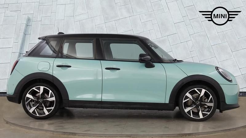 Used Mini Cooper Hatch 113 kW (154 HP) 2025 Green Hatchback