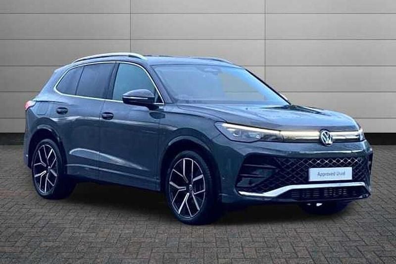 Used 2025 VW Tiguan SUV | £32,050 (Good price) - Image 1/4
