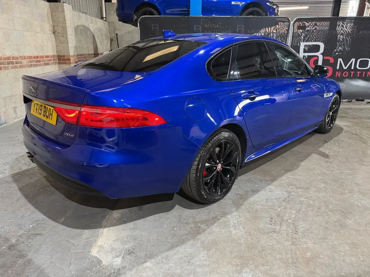 Used Jaguar XF R-Sport 180 HP (132 kW) 2019 Blue Sedan