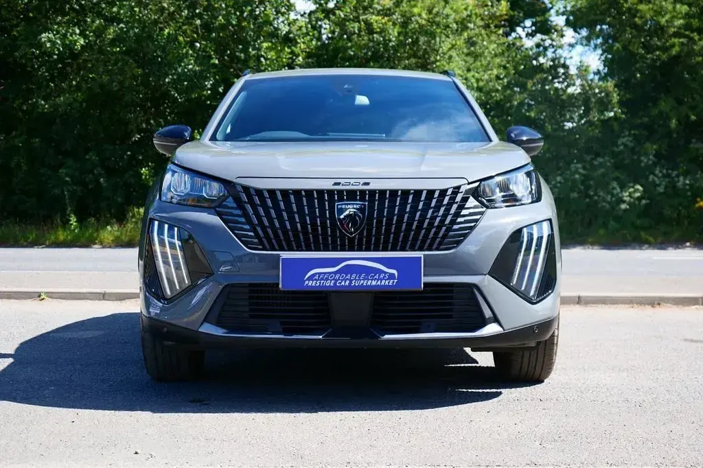 Used Peugeot 2008 Allure 130 HP (95 kW) 2024 Grey SUV