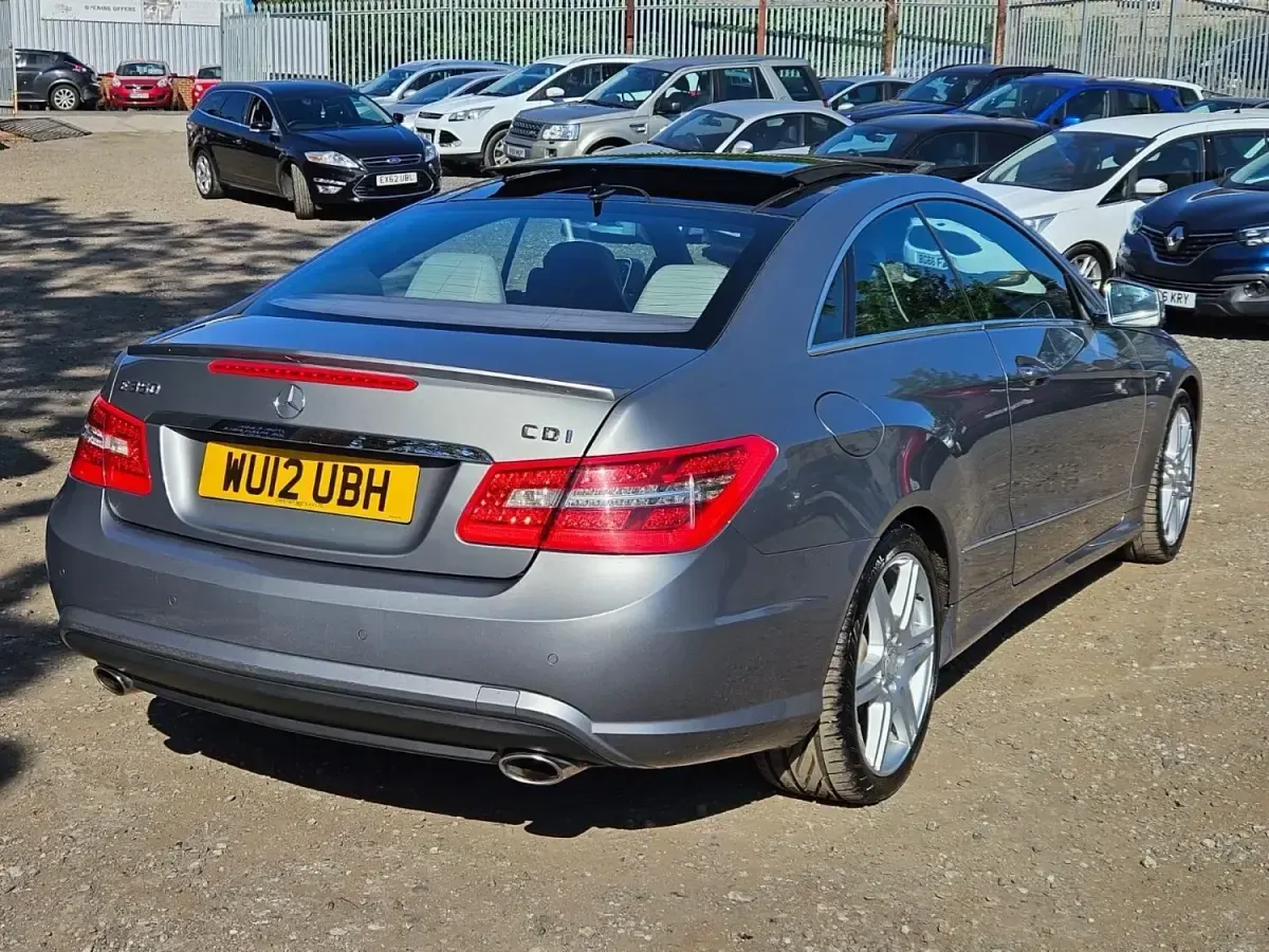 Usado Mercedes E350 265 HP (194 kW) 2012 Prateado Coupé