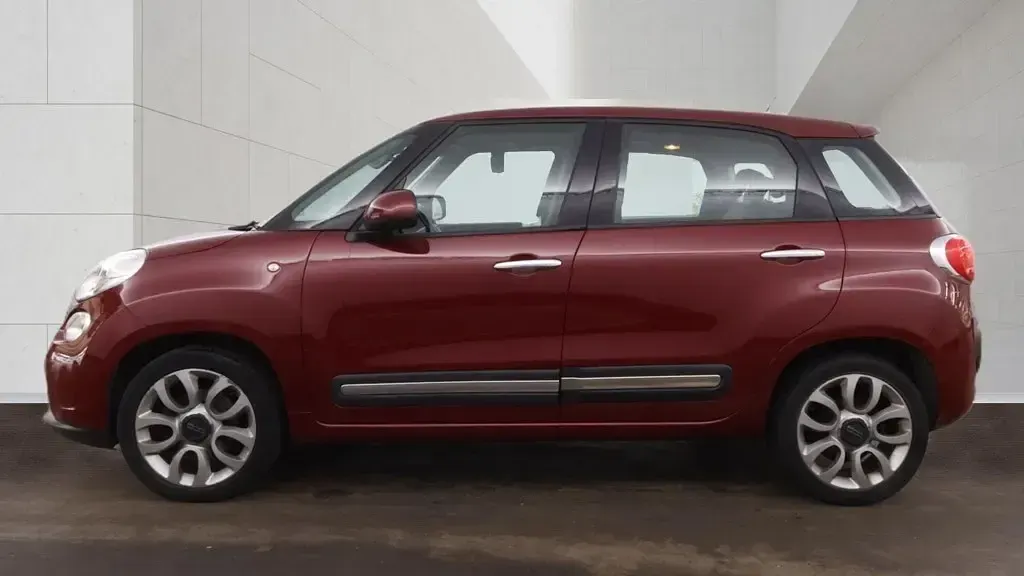 Gebraucht Fiat 500L Lounge 85 PS (62 kW) 2013 Rot Van / Kleinbus