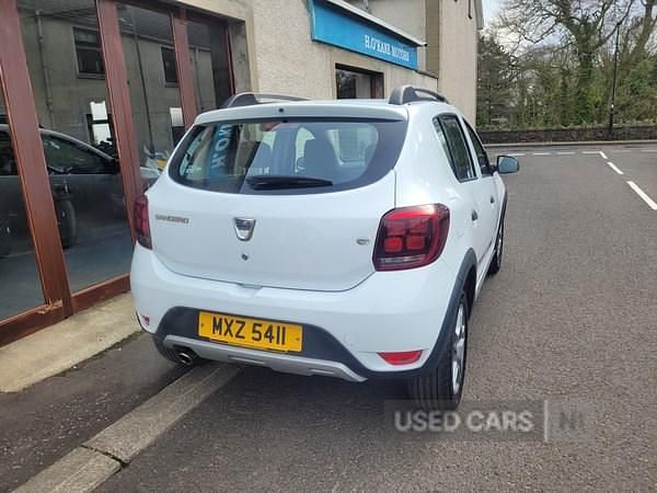 Used Dacia Sandero Essentiel 90 HP (66 kW) 2018 White Hatchback