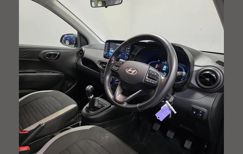 Używany Hyundai i10 Advanced 62 KM (45 kW) 2024 Szary Hatchback