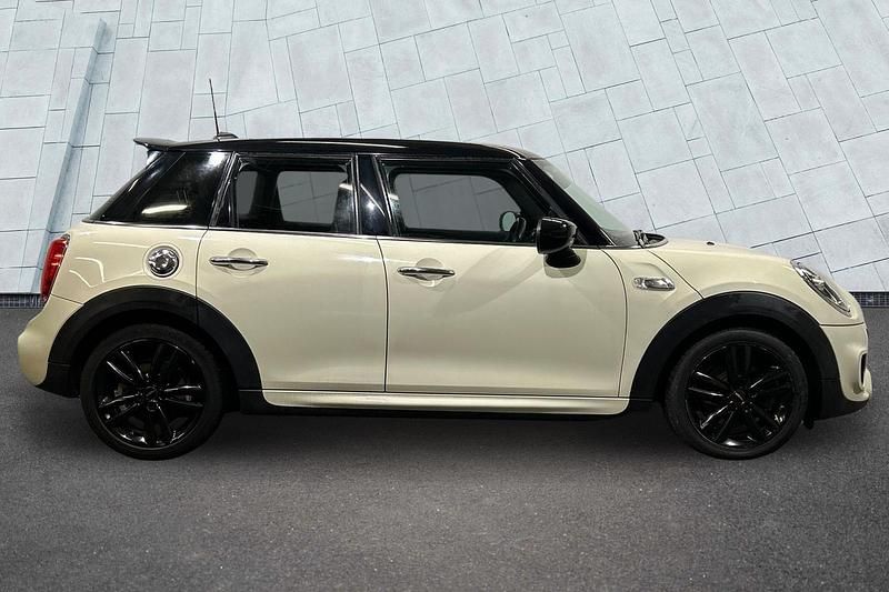 Usado Mini Cooper S Hatch 189 HP (139 kW) 2019 Branco Citadino