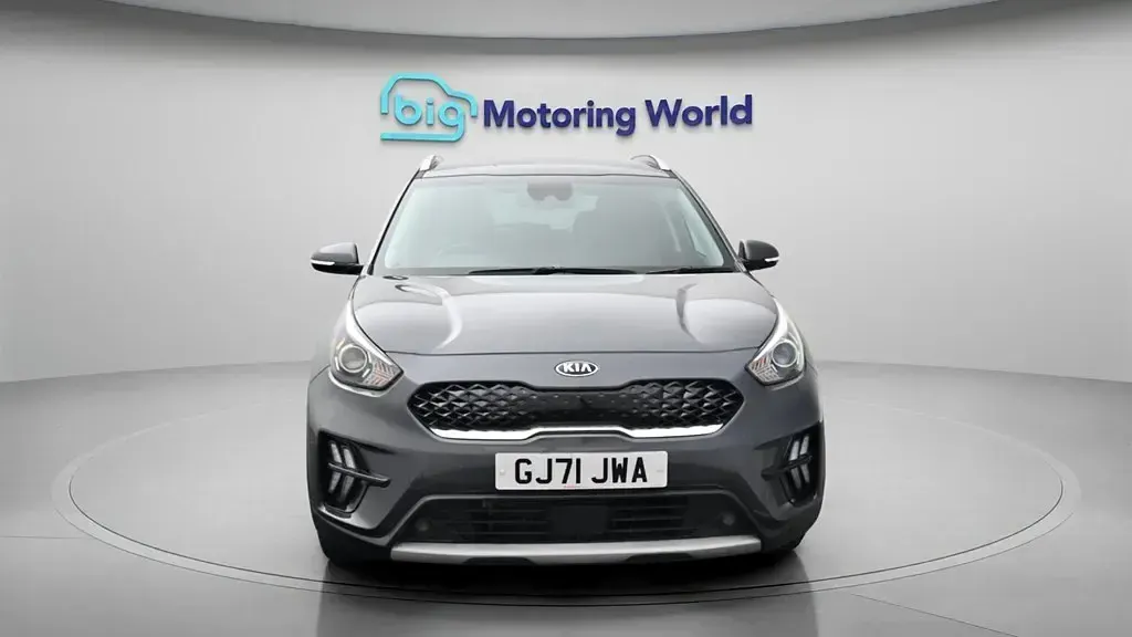 Used Kia Niro 139 HP (102 kW) 2021 Grey SUV