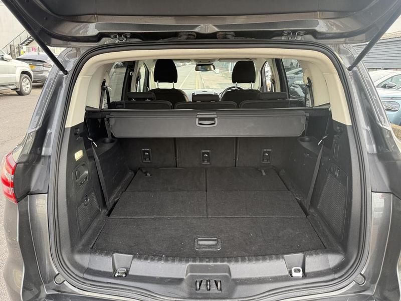 Begagnad Ford S-MAX Titanium 150 HK (110 kW) 2020 Grå Minibuss