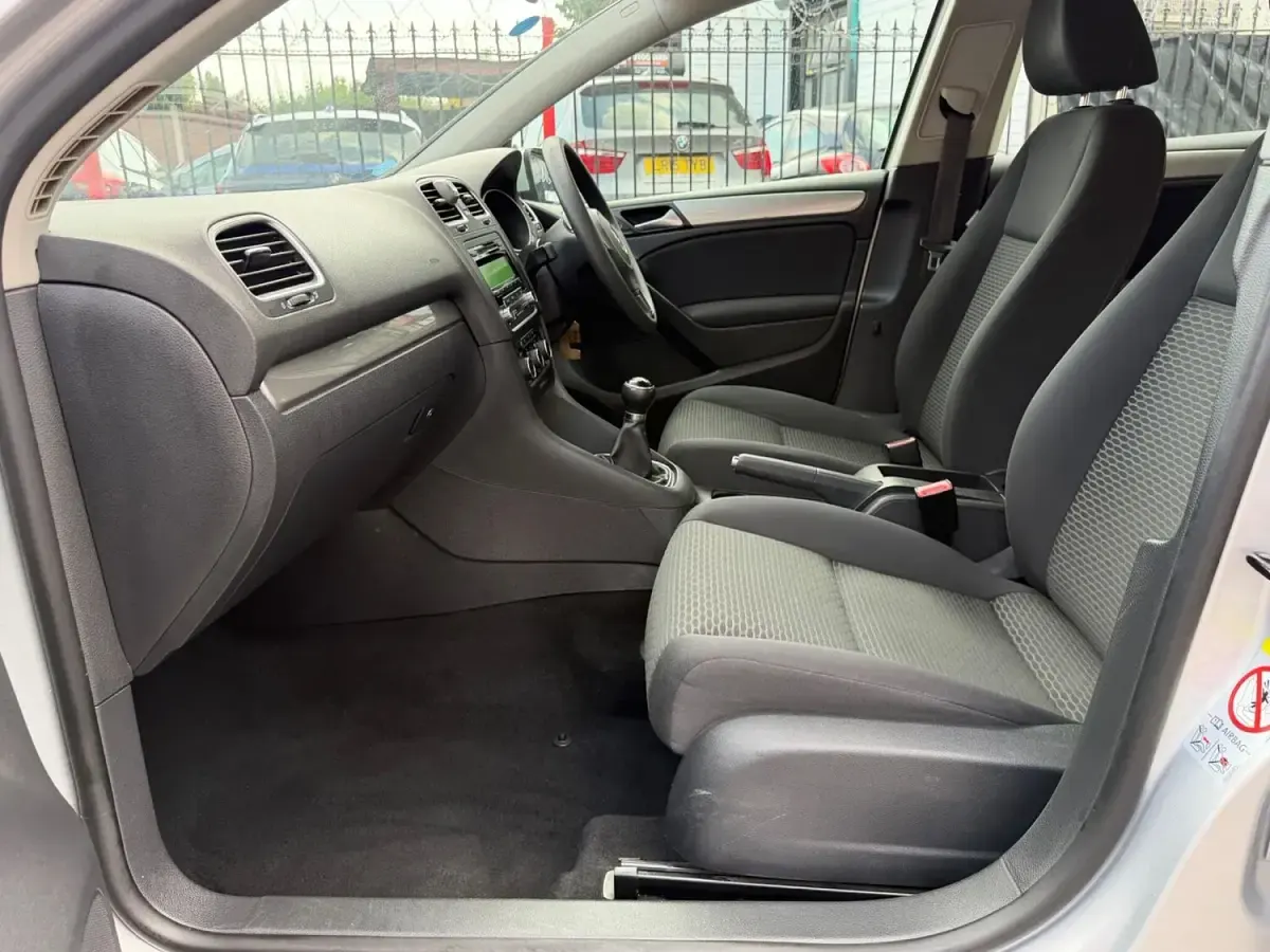 Used VW Golf VII S 85 HP (62 kW) 2012 Silver Hatchback