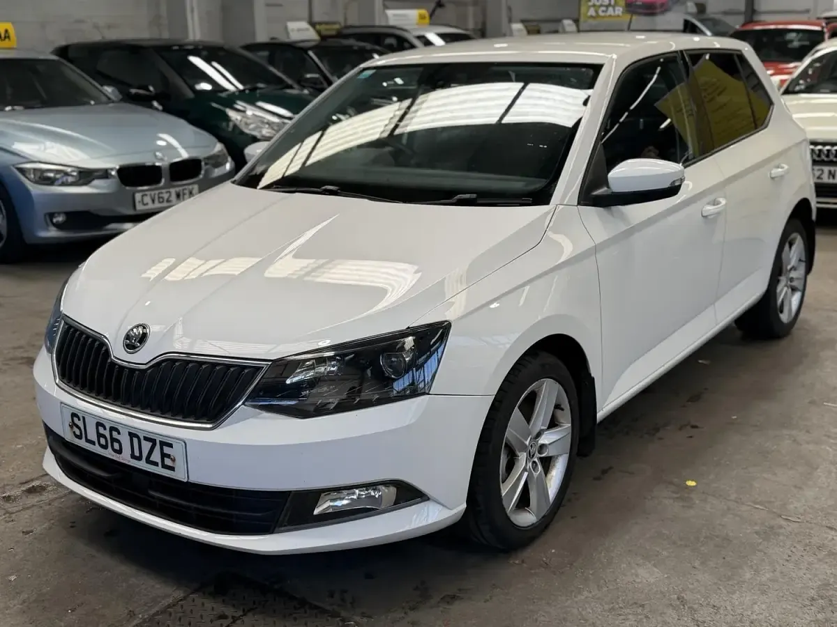 Used Skoda Fabia SE L 110 HP (80 kW) 2016 White Hatchback