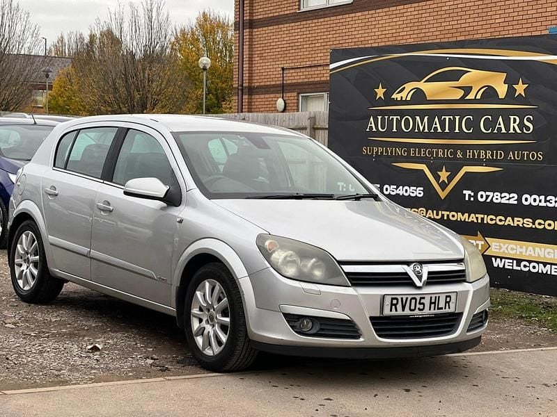Silver Used 2005 Vauxhall Astra Elite Hatchback | £1,495 (Fair price) - Image 1/4