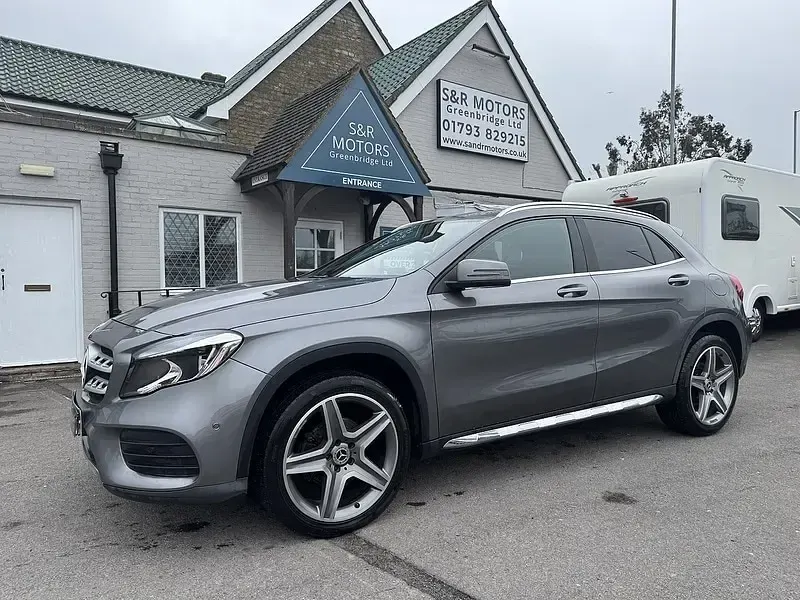 Used Mercedes GLA200 Executive 136 HP (100 kW) 2017 Grey SUV