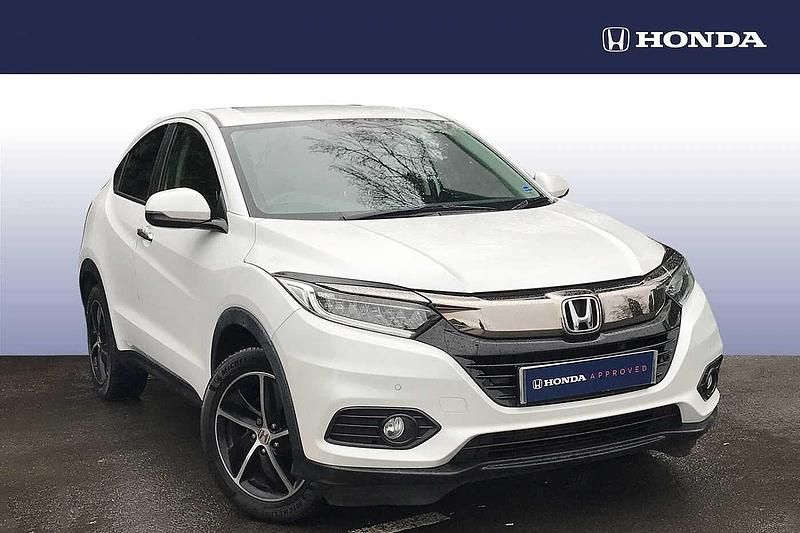 Platinum white Used 2019 Honda HR-V SE SUV | £15,800 (Fair price) - Image 1/4