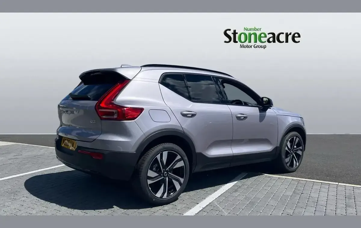 Used Volvo XC40 Plus 161 HP (118 kW) 2026 Silver SUV