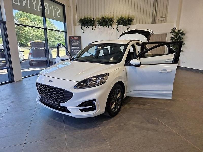 Usado Ford Kuga ST-Line 120 HP (88 kW) 2022 Branco SUV
