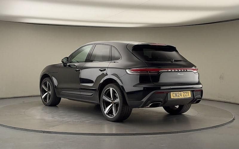 Used Porsche Macan 265 HP (194 kW) 2024 Black SUV