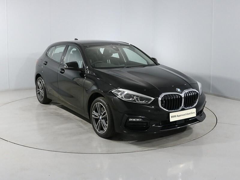 Used BMW 118 Sport Line 134 HP (98 kW) 2022 Black Hatchback