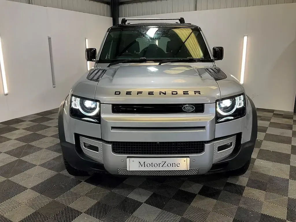 Usado Land Rover Defender First Edition 240 HP (176 kW) 2020 Prateado SUV
