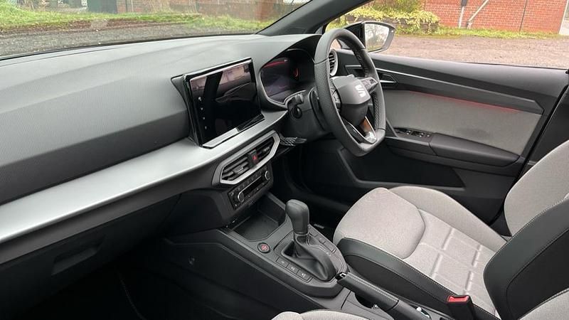 Used Seat Ibiza FR First Edition 115 HP (84 kW) 2025 Glacial white Hatchback
