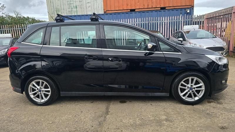 Used Ford Grand C-Max Zetec 120 HP (88 kW) 2016 Black MPV