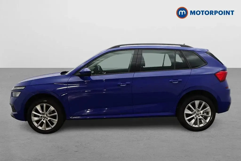 Begagnad Skoda Kamiq SE Drive 2023 Blå SUV