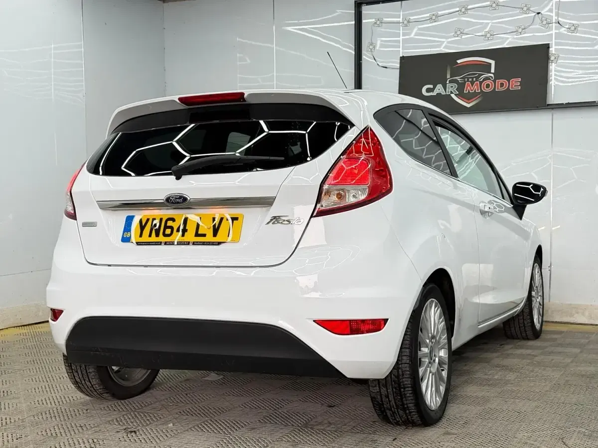 Used Ford Fiesta Titanium 2014 White Hatchback